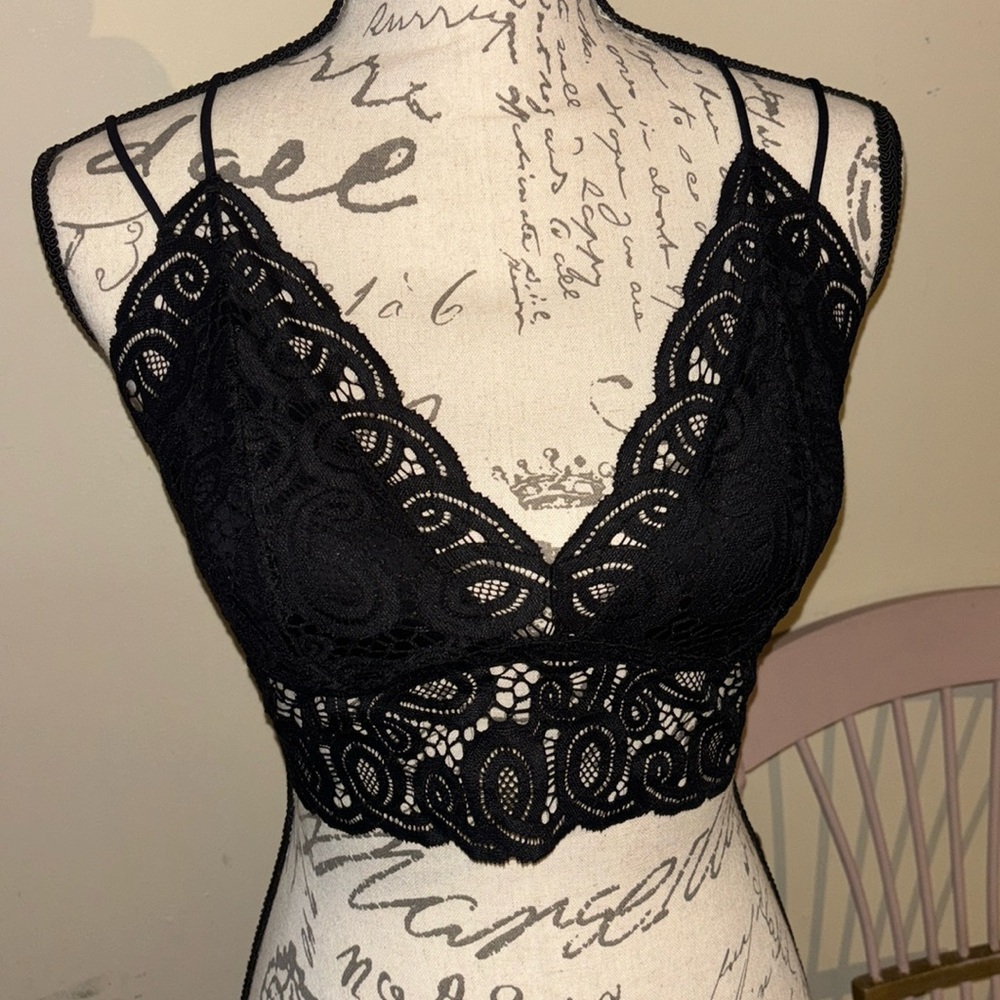 Victoria’s Secret Pink Black Lace Bralette L